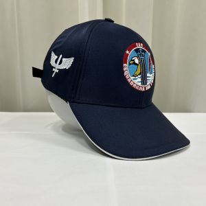 Boné com logotipo da Esquadrilha da Fumaça